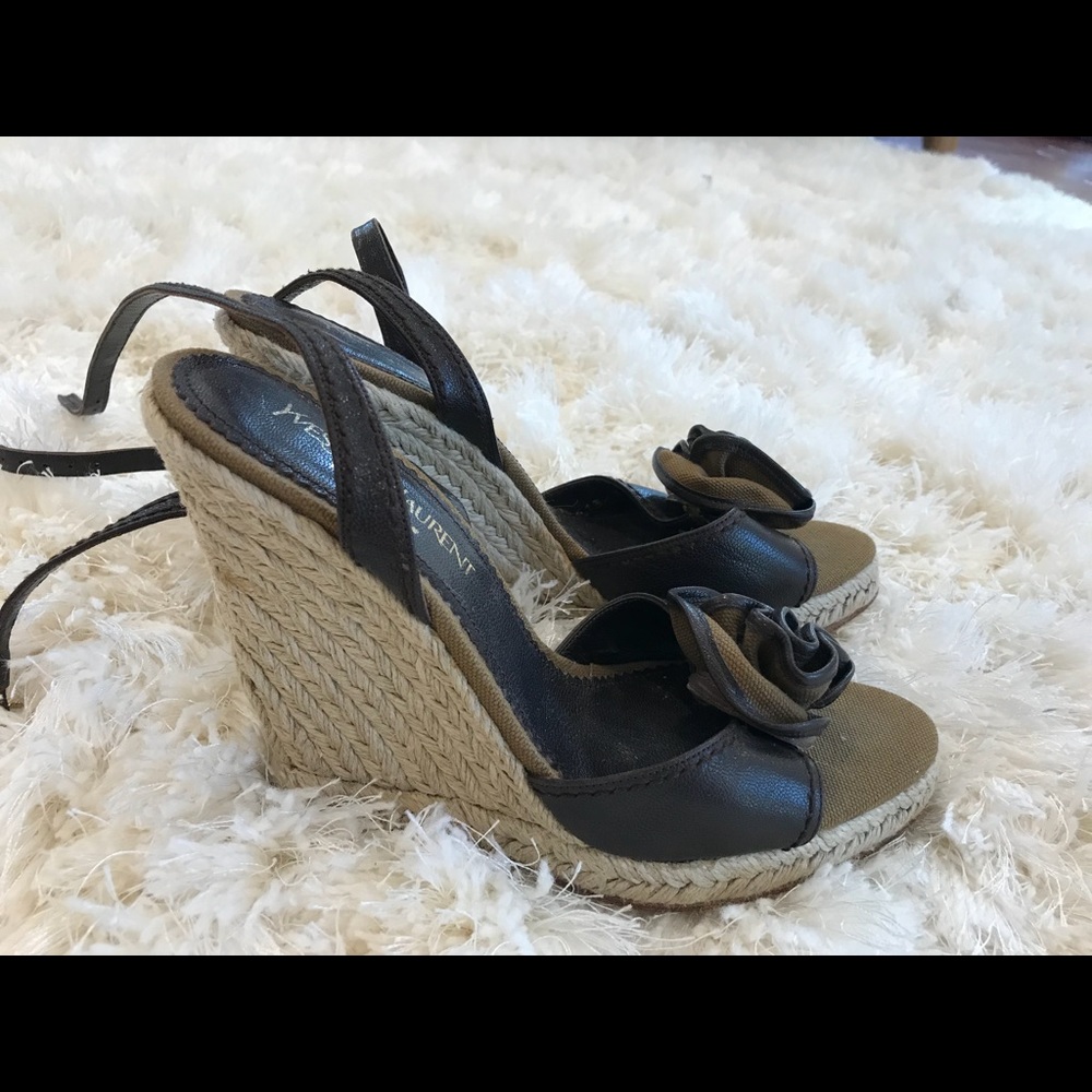 Yves Saint Laurent strapped pump sandals